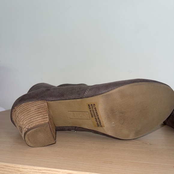 Report | Stacked Heel Ankle Booties - Size 9 - Picture 9 of 11